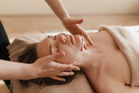 Massage faciale - Uperform